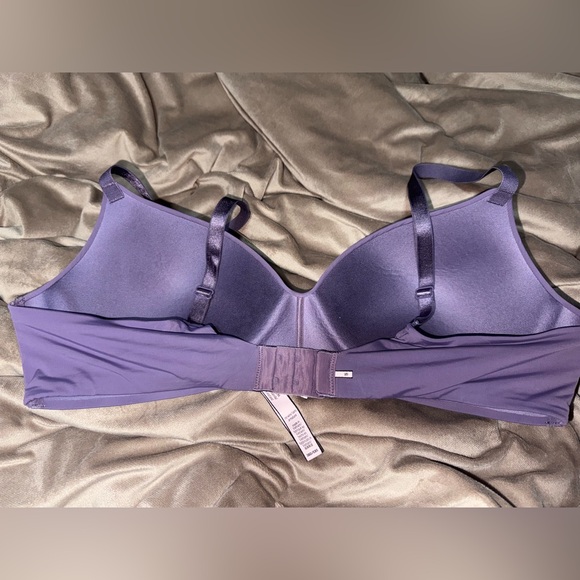 Victoria’s Secret Wireless Bra - 38D - Picture 2 of 2